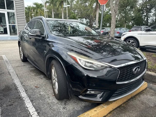 2018 Infiniti QX30 Premium FWD photo