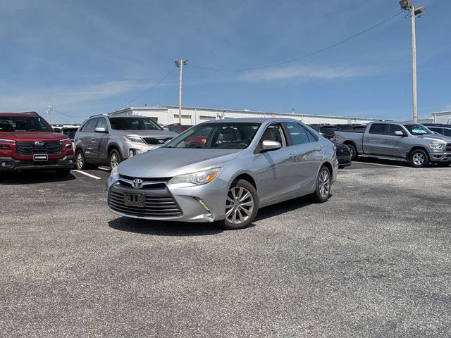 2017 Toyota Camry XLE FWD photo