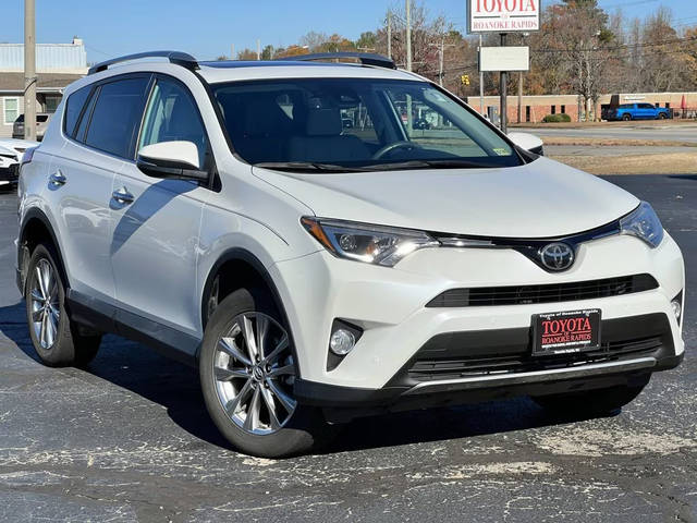 2017 Toyota RAV4 Limited FWD photo