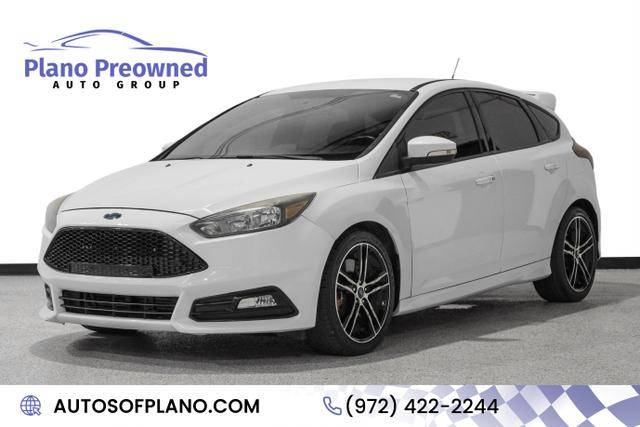 2017 Ford Focus ST FWD photo