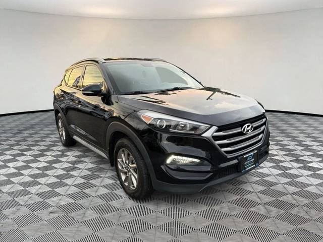 2017 Hyundai Tucson SE Plus AWD photo