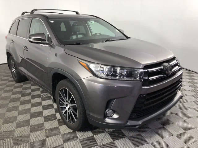 2017 Toyota Highlander SE AWD photo