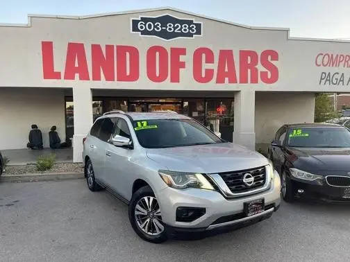 2017 Nissan Pathfinder S FWD photo