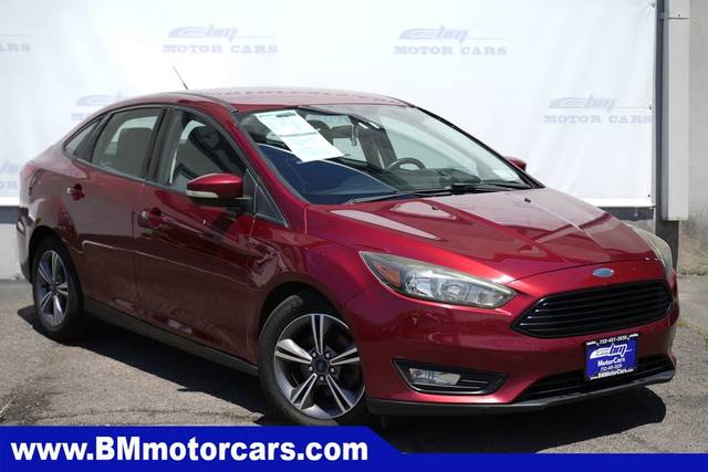 2017 Ford Focus SE FWD photo