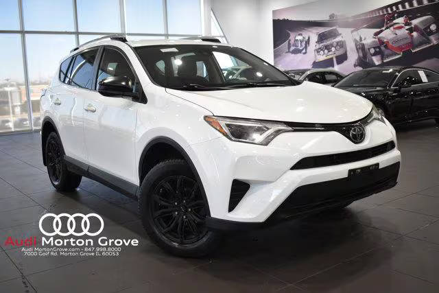 2017 Toyota RAV4 LE FWD photo