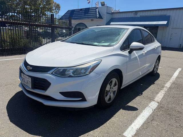 2017 Chevrolet Cruze LS FWD photo