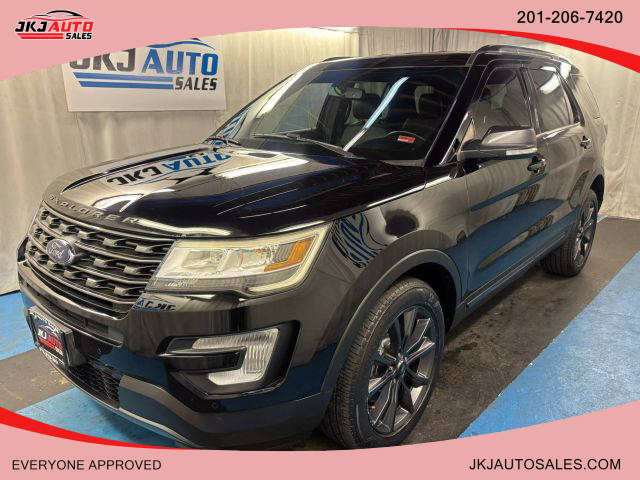 2017 Ford Explorer XLT 4WD photo