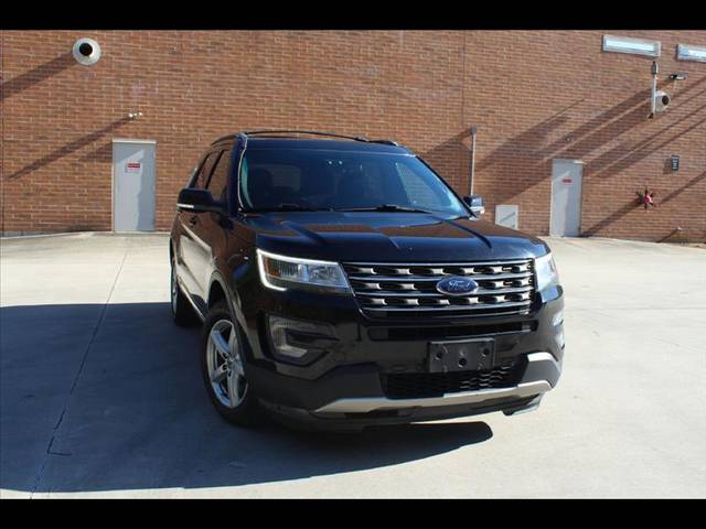2017 Ford Explorer XLT 4WD photo