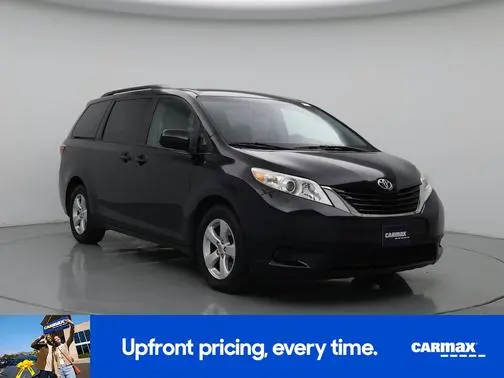 2017 Toyota Sienna LE FWD photo
