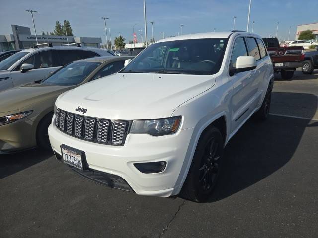 2017 Jeep Grand Cherokee Altitude 4WD photo