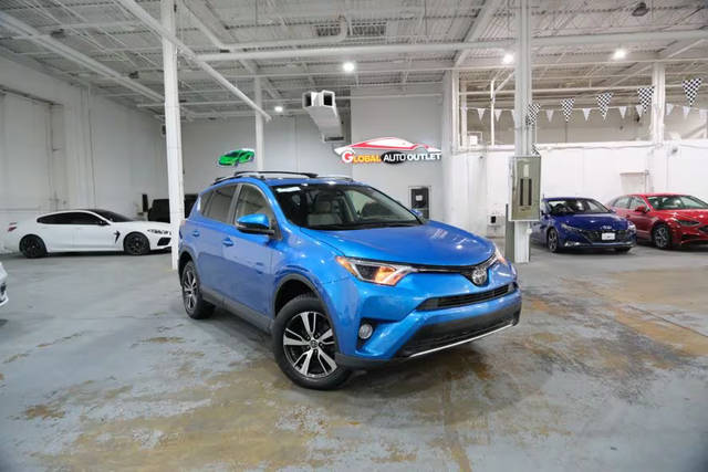 2017 Toyota RAV4 XLE AWD photo