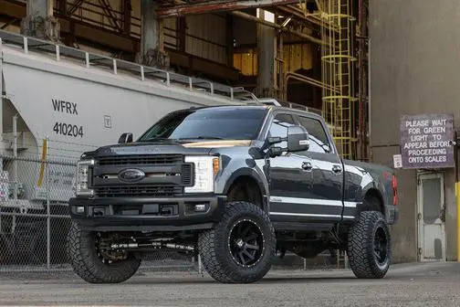 2017 Ford F-350 Super Duty Lariat 4WD photo