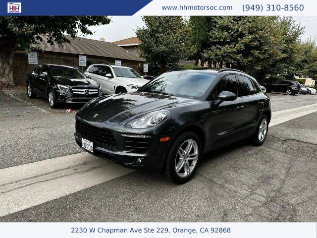 2017 Porsche Macan AWD photo
