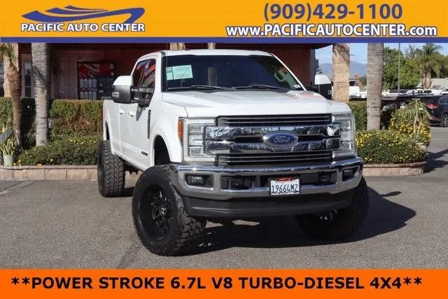 2017 Ford F-350 Super Duty Lariat 4WD photo