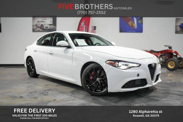 2017 Alfa Romeo Giulia  RWD photo