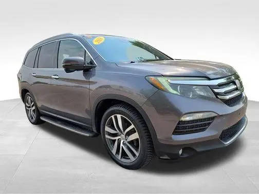 2016 Honda Pilot Touring FWD photo