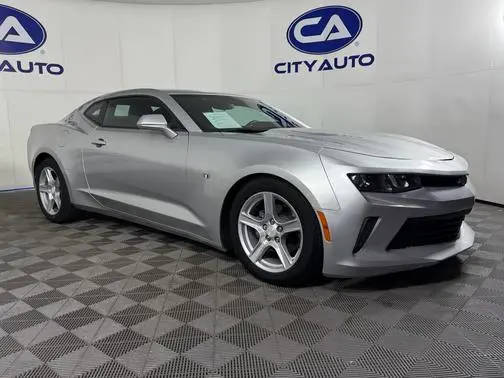 2016 Chevrolet Camaro 1LT RWD photo