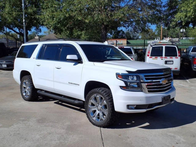 2017 Chevrolet Suburban LT 4WD photo