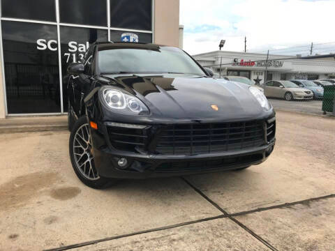 2017 Porsche Macan  AWD photo