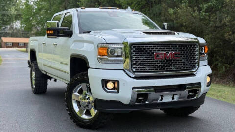2017 GMC Sierra 2500HD Denali 4WD photo