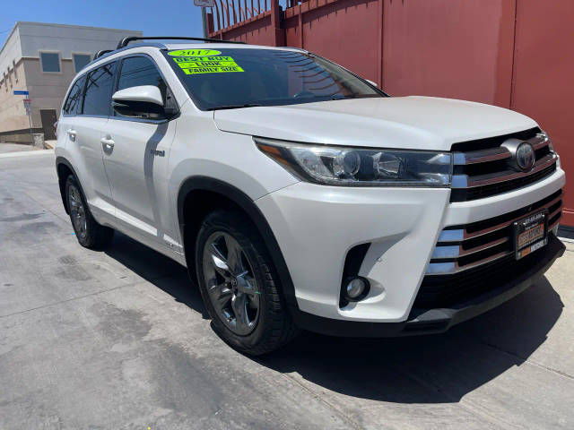 2017 Toyota Highlander Hybrid Limited Platinum AWD photo