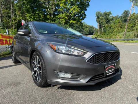 2017 Ford Focus SEL FWD photo