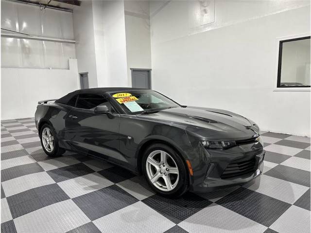 2017 Chevrolet Camaro 1LT RWD photo