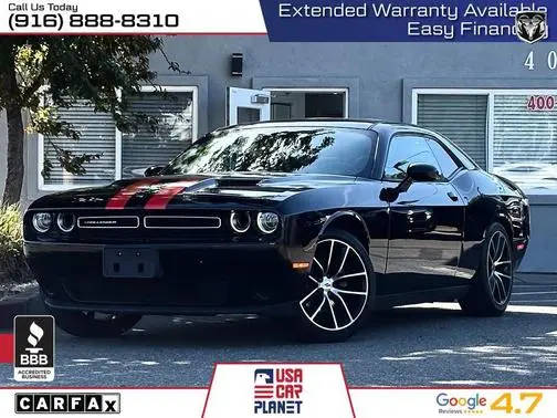 2016 Dodge Challenger SXT RWD photo