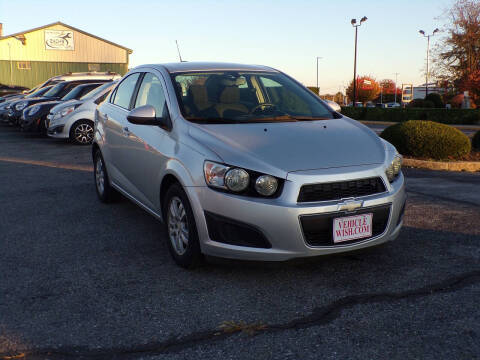 2016 Chevrolet Sonic LT FWD photo