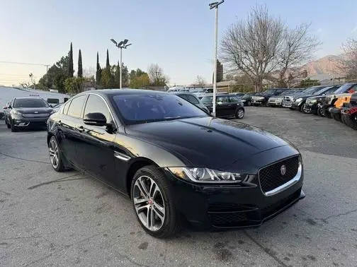 2017 Jaguar XE 35t Premium AWD photo