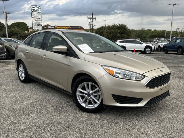 2017 Ford Focus SE FWD photo