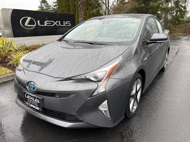 2017 Toyota Prius Four Touring FWD photo