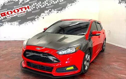 2017 Ford Focus ST FWD photo