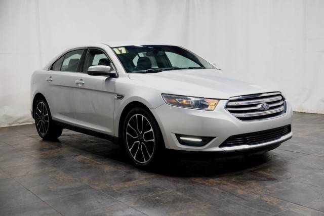 2017 Ford Taurus SEL FWD photo