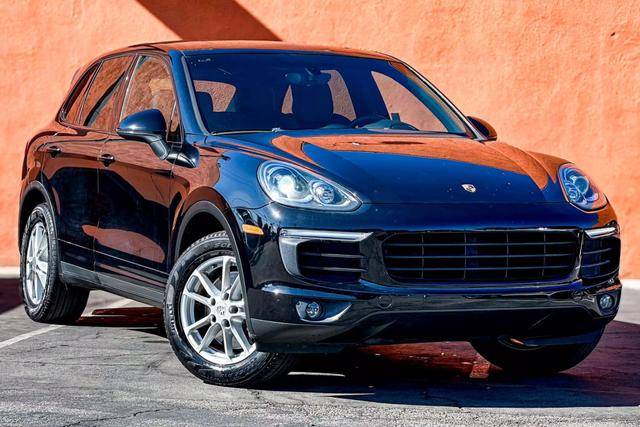 2017 Porsche Cayenne Platinum Edition AWD photo