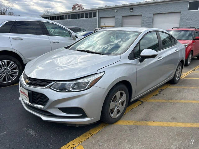 2017 Chevrolet Cruze LS FWD photo
