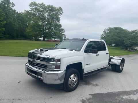 2017 Chevrolet Silverado 3500HD Work Truck 4WD photo