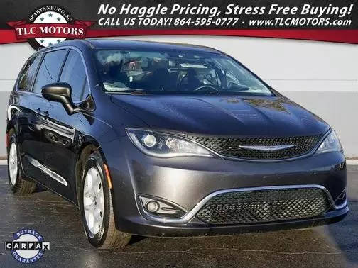 2017 Chrysler Pacifica Minivan Touring Plus FWD photo