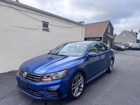 2017 Volkswagen Passat R-Line w/Comfort Pkg FWD photo