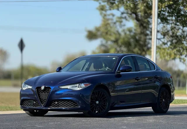 2017 Alfa Romeo Giulia Ti AWD photo