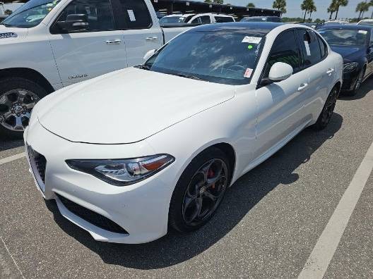 2017 Alfa Romeo Giulia Ti AWD photo
