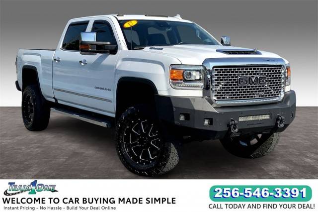 2017 GMC Sierra 2500HD Denali 4WD photo