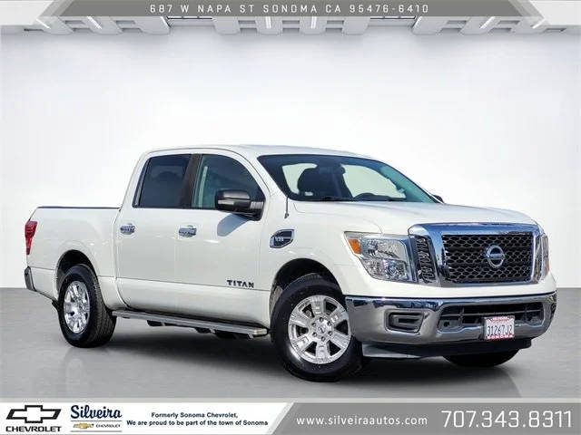 2017 Nissan Titan SV RWD photo