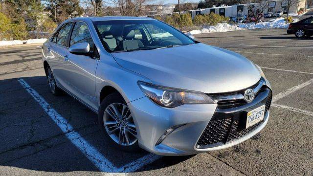 2017 Toyota Camry SE FWD photo