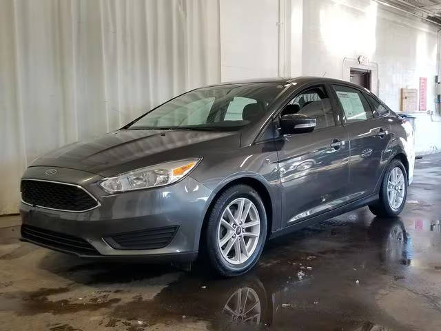 2017 Ford Focus SE FWD photo