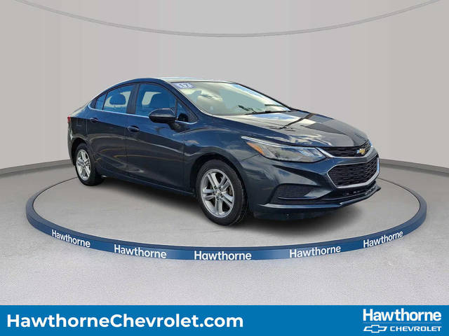 2017 Chevrolet Cruze LT FWD photo