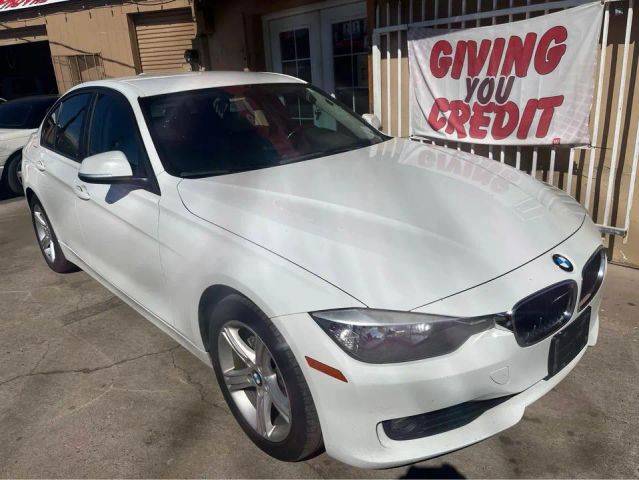 2015 BMW 3 Series 320i RWD photo