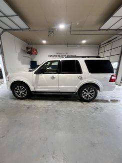 2017 Ford Expedition XLT 4WD photo