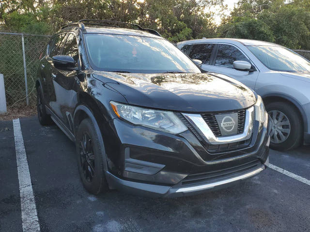 2017 Nissan Rogue SV FWD photo