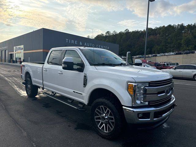 2017 Ford F-250 Super Duty Lariat 4WD photo